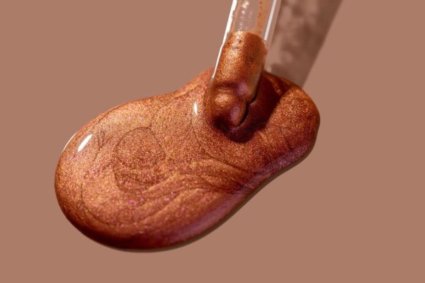 Liquid Radiance Highlighter - Weight In Rose - Image 3